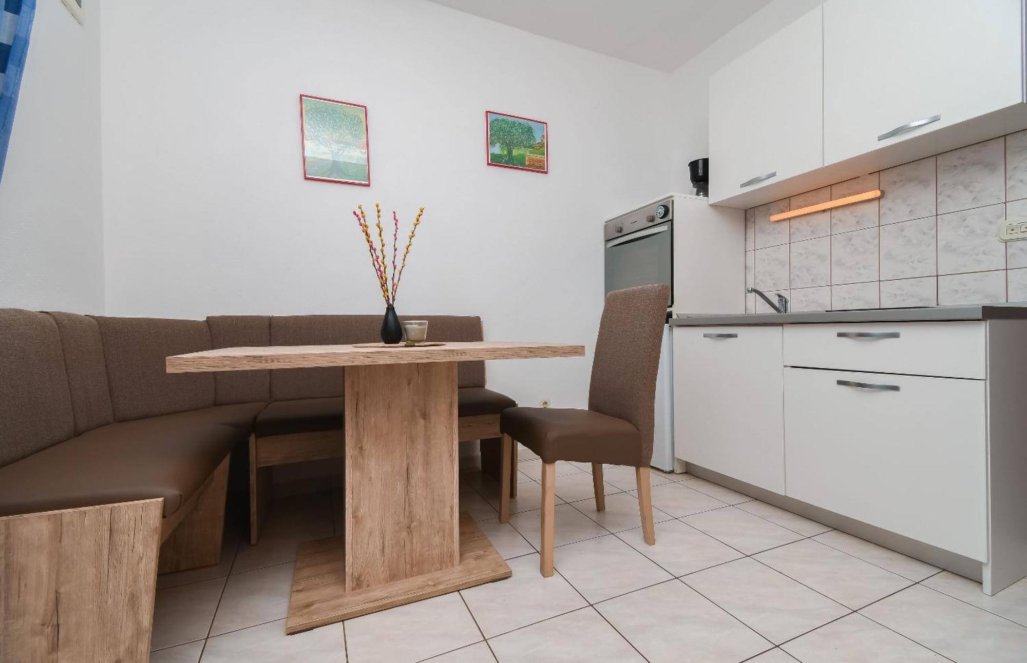 Toni Apartma Maslinica